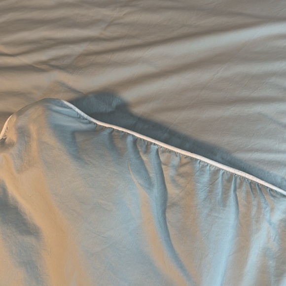 Luxurious White and Light Aqua Blue Duvet Cover with Duvet included - Picture 3 of 5